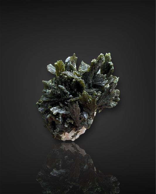 Epidote “Leaf” from the Quetta District, Balochistan, Pakistan